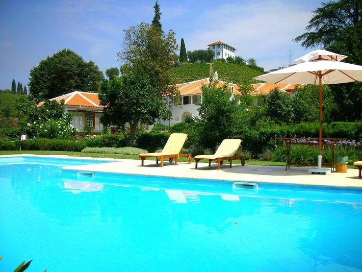 Quarto para 2 pessoas, com jardim e piscina, com animais de estimação em Lamego