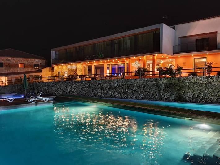 Station pour 2 personnes, avec sauna ainsi que piscine et jardin, animaux acceptés dans Tarouca - 4