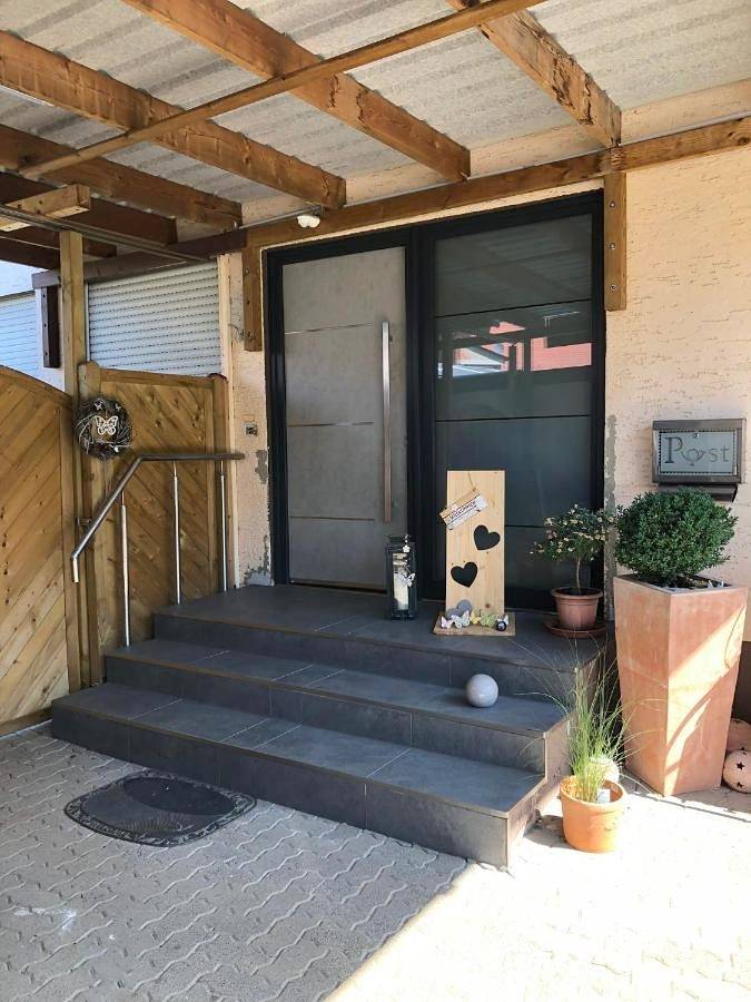 Ferienwohnung für 4 Personen, mit Balkon und Terrasse sowie Garten und Ausblick in Willingshausen