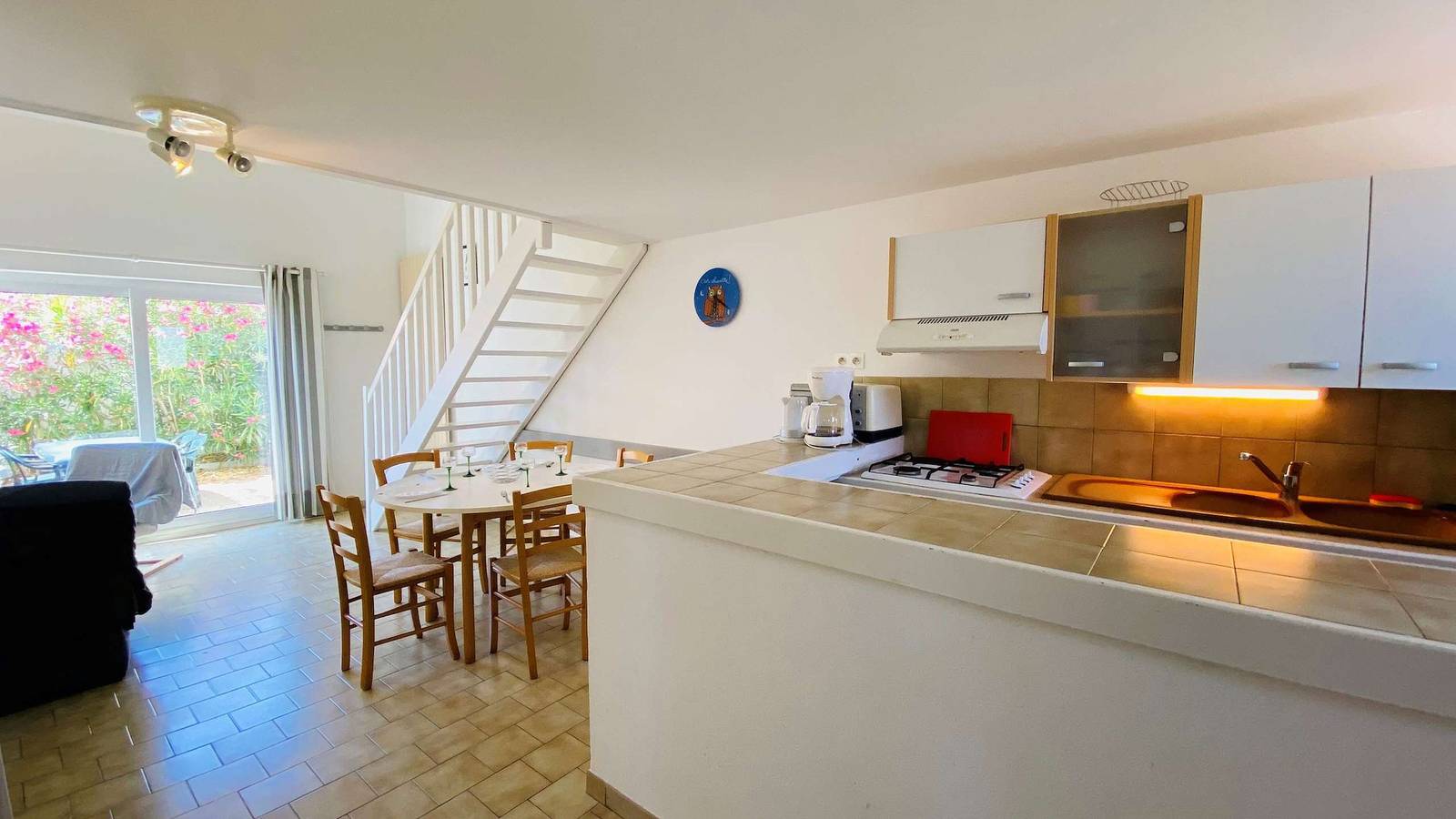 Apartamento vacacional entero, House in residence close to beaches and shops in La Couarde-sur-Mer, Isla de Ré