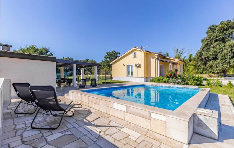 Geräumiges Apartment mit einem Schlafzimmer in der Nähe der Küste, des Pools und des Flughafens Pula in Valtura, Südküste Istrien