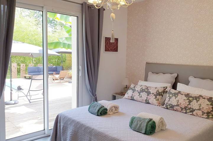 Location de vacances pour 8 personnes, avec jardin à Lembras - 4