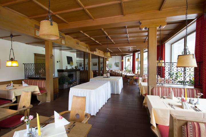 Alpenhotel Beslhof e.K. - Einzelzimmer Klassic, Balkon, Radio, Fön, Obergeschoss in Hintersee, Ramsau bei Berchtesgaden