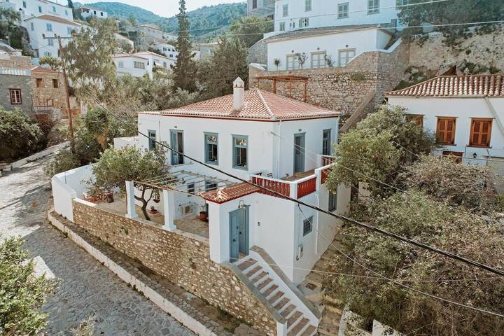 Apartament wakacyjny dla 4 osób, z ogród i taras oraz widok w Hydra