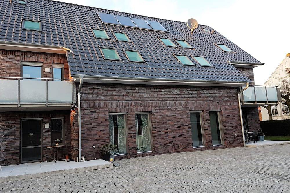 Gemütliche Dachgeschoswohnung ( 46m²) Neubau, Kanalnähe\/ Wander- und Fahrradweg — Bild 2