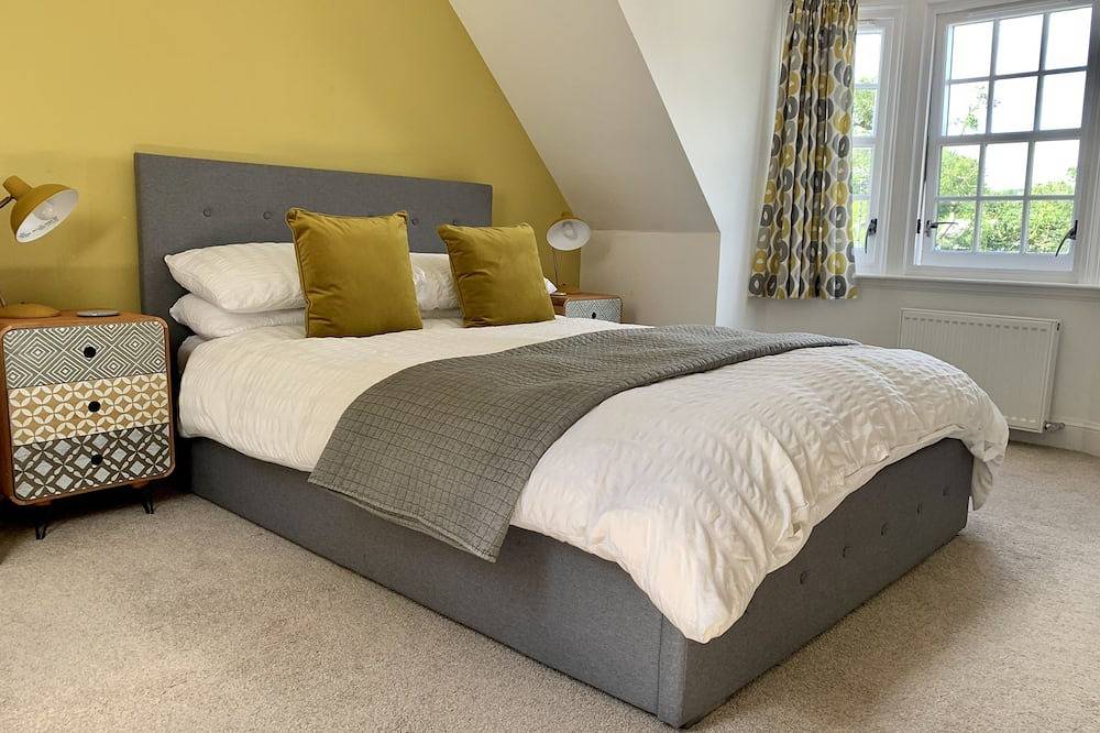 Modern comfort in traditional Scottish village in Aberdeenshire