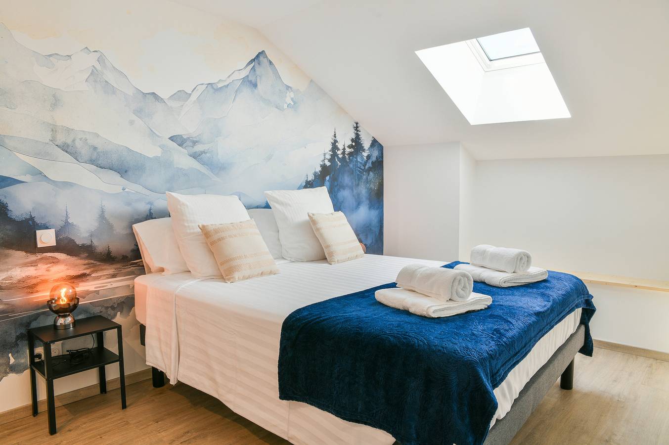 Appartement entier, Appartement 'Entre Cimes Et Vignes - Clim Wifi' avec vue sur les montagnes, Wi-Fi et climatisation in Saint-Pierre-d'Albigny, Région de Chambéry