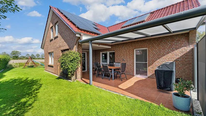 Ferienhaus für 8 Personen, mit Terrasse und Garten in Krummhörn