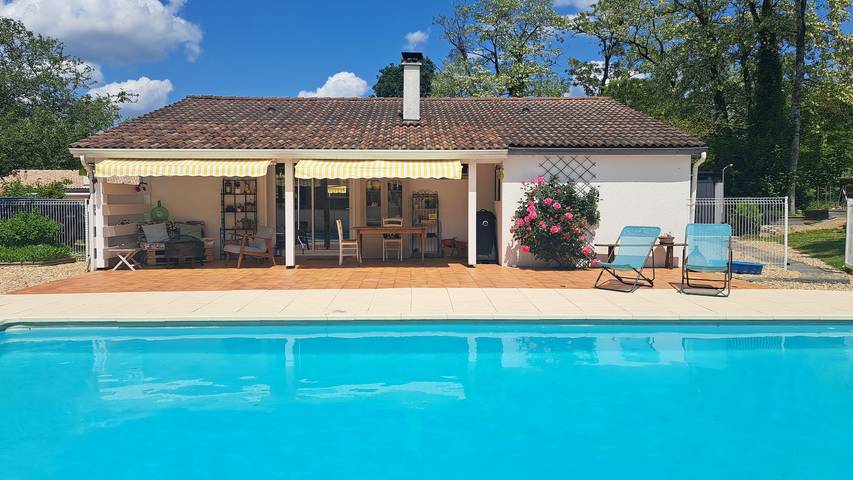 Gîte pour 5 personnes, avec Piscine à Écuras - 2