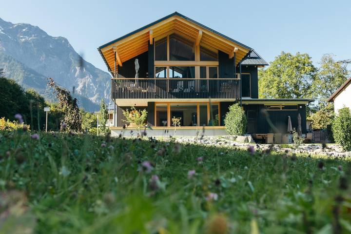 Ferienwohnung für 6 Personen, mit Balkon und Terrasse sowie Garten in Vandans