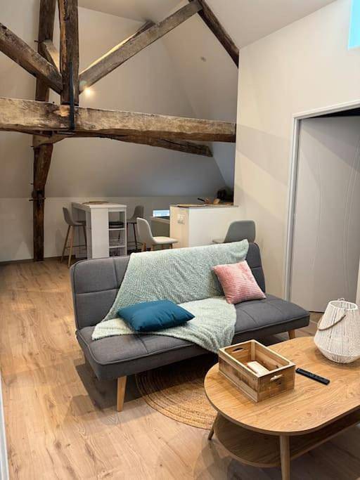 Appartement entier, Two-Bedroom Apartment in Chaudenay, Région de Chalon-sur-Saône