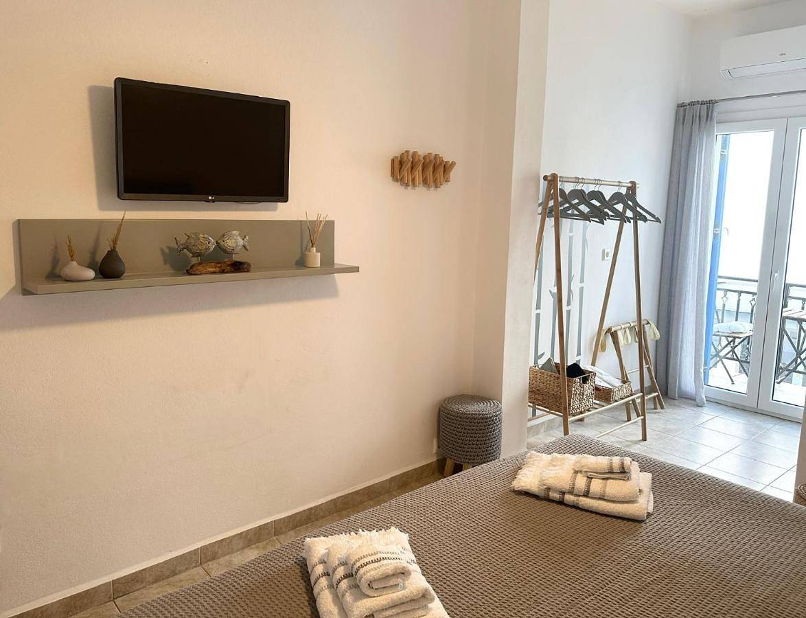 Omma, Main Street suite in Antiparos Ville, Antiparos