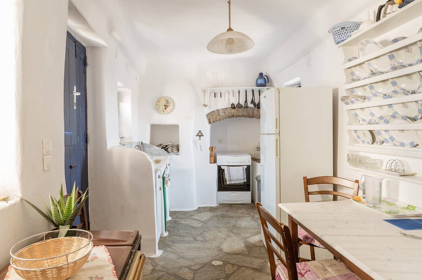Holiday Home 'Kykladen White House' with Mountain View and Shared Terrace in Tinos