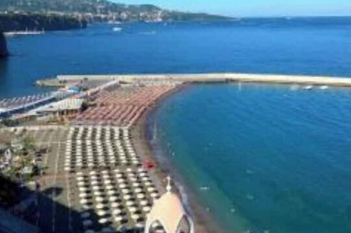 La Casa delle Camelie | Double Room with Patio Near the Sea in Meta, Sorrento Coast