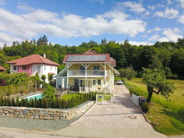 Ferienwohnung für 2 Personen, mit Terrasse und Garten sowie Seeblick und Ausblick in Krumpendorf am Wörthersee - 2