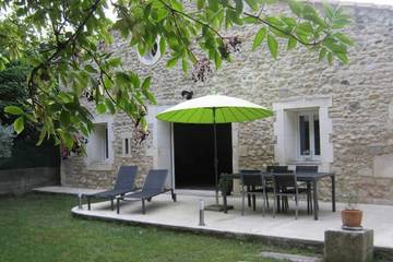 Gîte pour 4 personnes, avec terrasse et jardin à Mouriès
