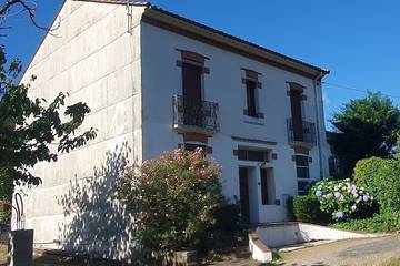 Gîte pour 9 personnes, avec terrasse et jardin à Mons (Béziers)