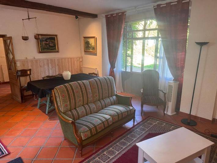 Gîte pour 5 personnes, avec vue et terrasse dans Trézioux - 3