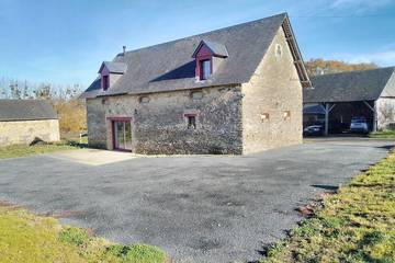 Location de vacances pour 10 personnes, animaux acceptés à Astillé