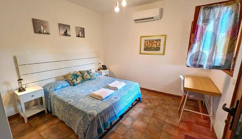 Hotel für 3 Personen, mit Balkon und Terrasse sowie Whirlpool und Garten in Lacona - 4