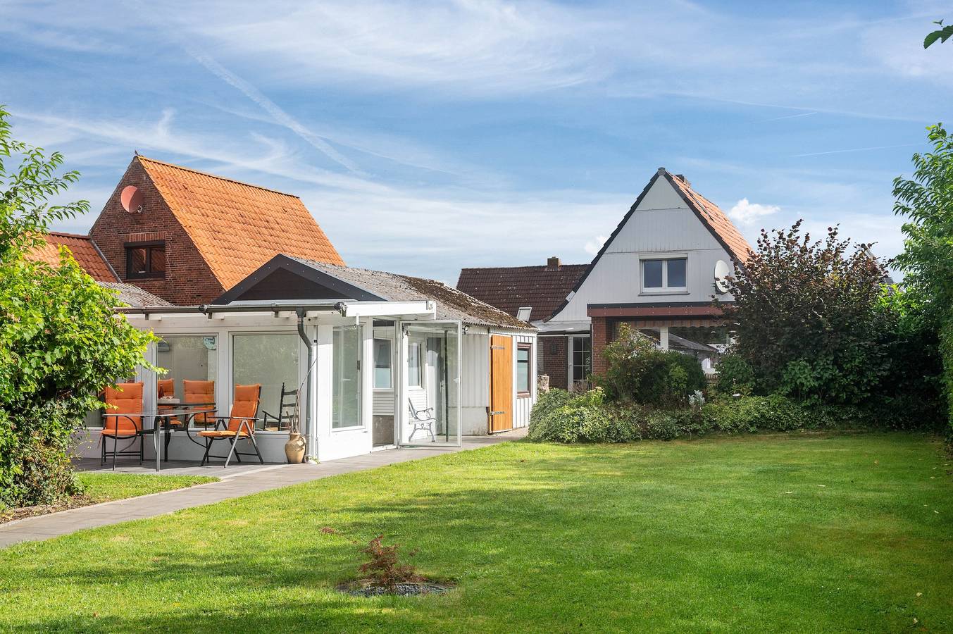 Holiday Home Silke with Private Terrace, Garden & Wi-Fi near the North Sea