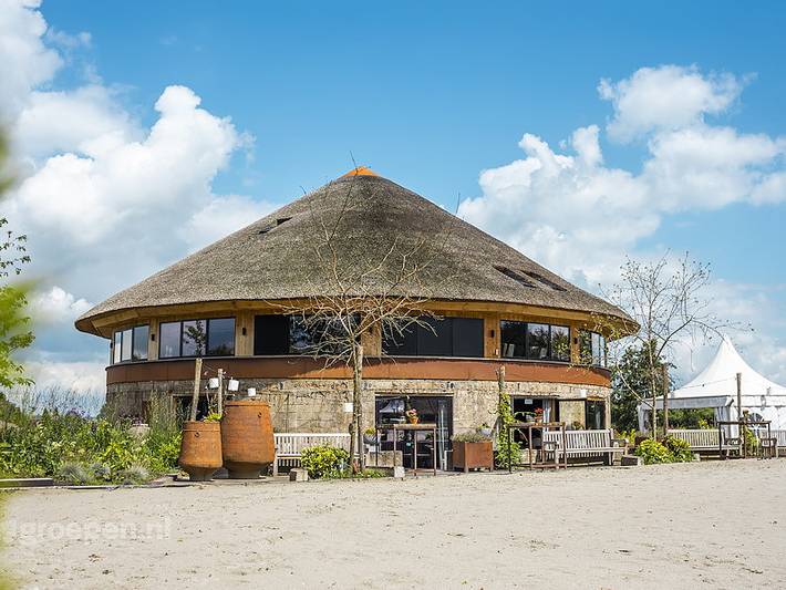 Ferienhaus für 24 Personen, mit Terrasse und Balkon/Terrasse
