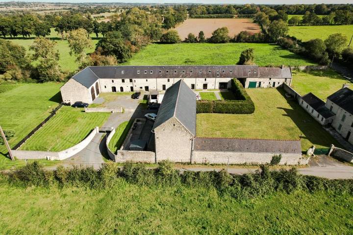 Gîte pour 2 personnes, avec jacuzzi et terrasse ainsi que piscine et jardin, adapté aux familles à Mandeville-en-Bessin - 2