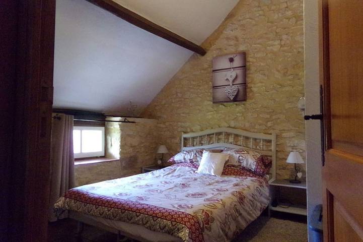 Location de vacances pour 8 personnes, avec jardin ainsi que terrasse et piscine à Nadaillac-de-Rouge - 2