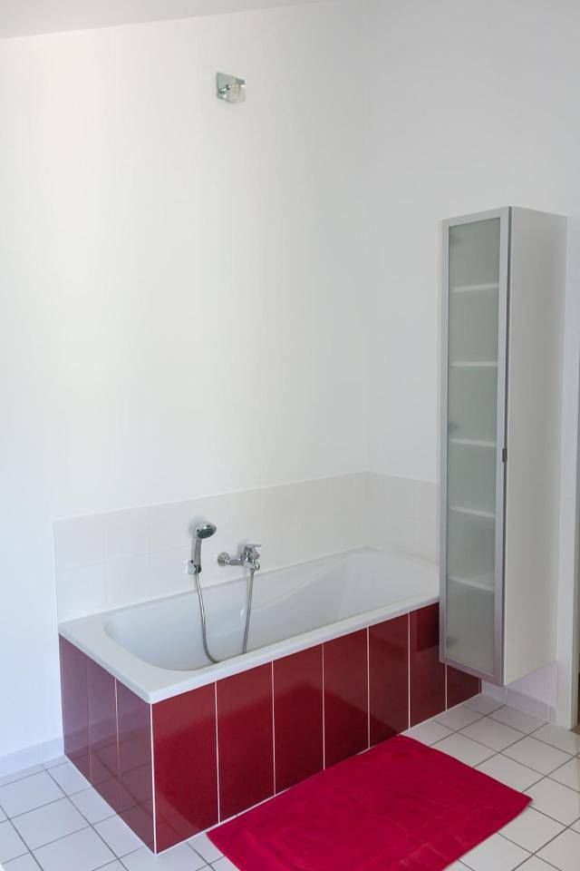 Maison d’hôte pour 3 personnes, avec jardin ainsi que vue et piscine, adapté aux familles à Colonzelle - 4