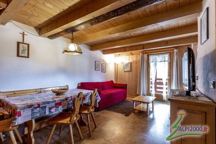 Apartamento vacacional entero, Apartamento de vacaciones para 6 personas con jardín in Canazei, Dolomiti Superski