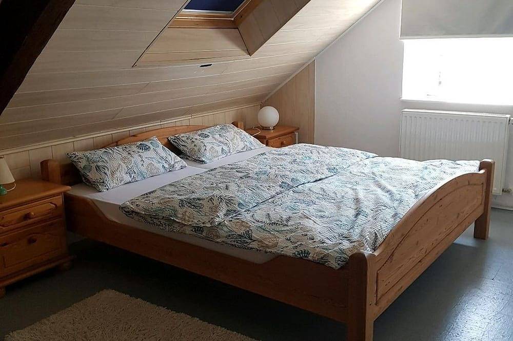 Ganze Wohnung, 4-Bett-Ferienwohnung Johann - Eifelhaus Franziska in Schutz, Vulkaneifel