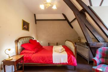 Chambre d’hôte pour 2 personnes, avec vue ainsi que jardin et piscine à Saint-Amand-de-Vergt