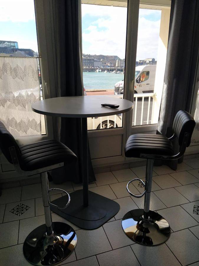 Appartement entier, Abri Côtier-3 étoiles-vue imprenable sur port de plaisance in Fécamp, Région du Havre