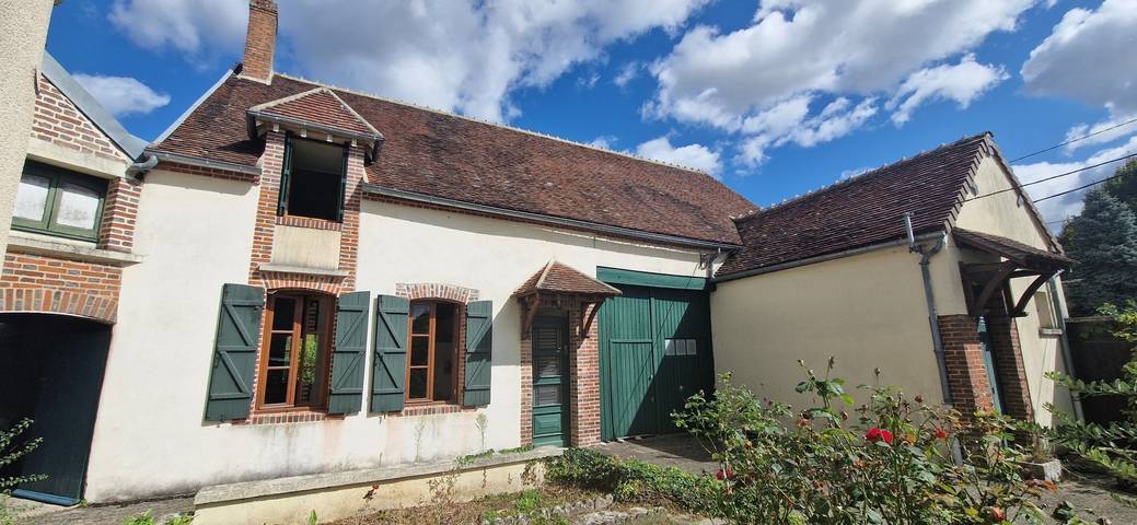 Gîte pour 11 personnes, avec jardin et terrasse, animaux acceptés dans Montholon