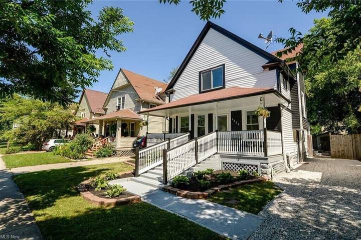 Vacation rental for 10 people, with yard and balcony, with pets in Cleveland