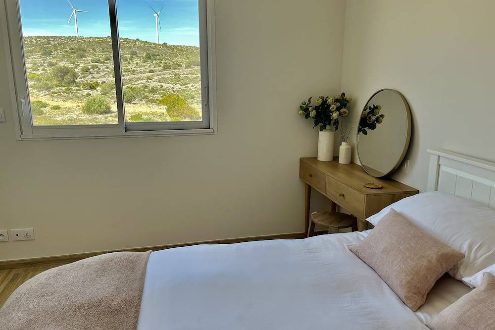 5* Villa, Sea View, Heated Pool, Air Con, Wifi, Wine Village in Fitou, Mittelmeerküste (Frankreich)