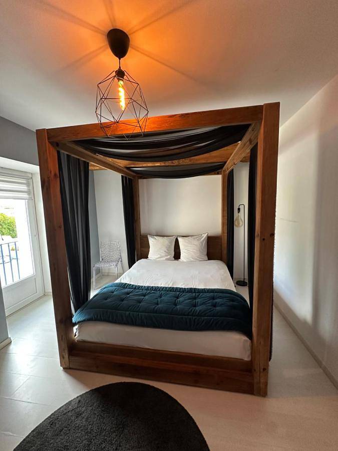 Location de vacances pour 3 personnes, avec piscine et sauna ainsi que vue et jardin à Oyré - 3