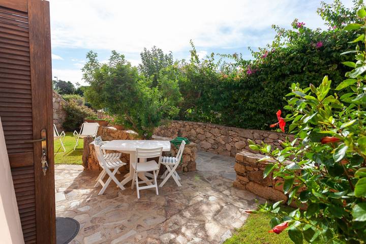 Gîte pour 2 personnes, avec jardin à Monte Petrosu - 4