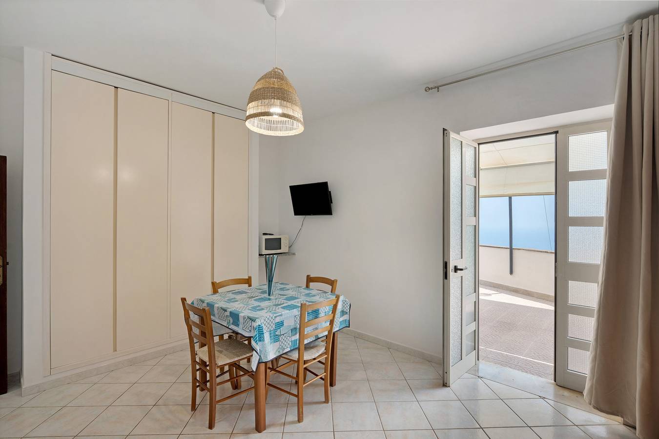 Geheel appartement, Appartement 'Appartamento Li Galli Standard' met zeezicht, Wi-Fi en airconditioning in Provincie Naples
