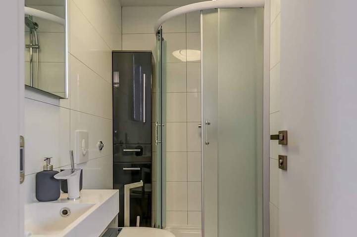 Gemütliches Haus Mia, mit beheiztem Pool, Whirlpool im Pool und Bbq ... in Dugopolje, Dalmatinisches Zagora