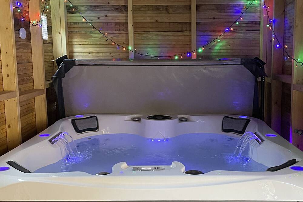 Newly refurbished spacious town house with Hot Tub in Lincoln, Lincolnshire