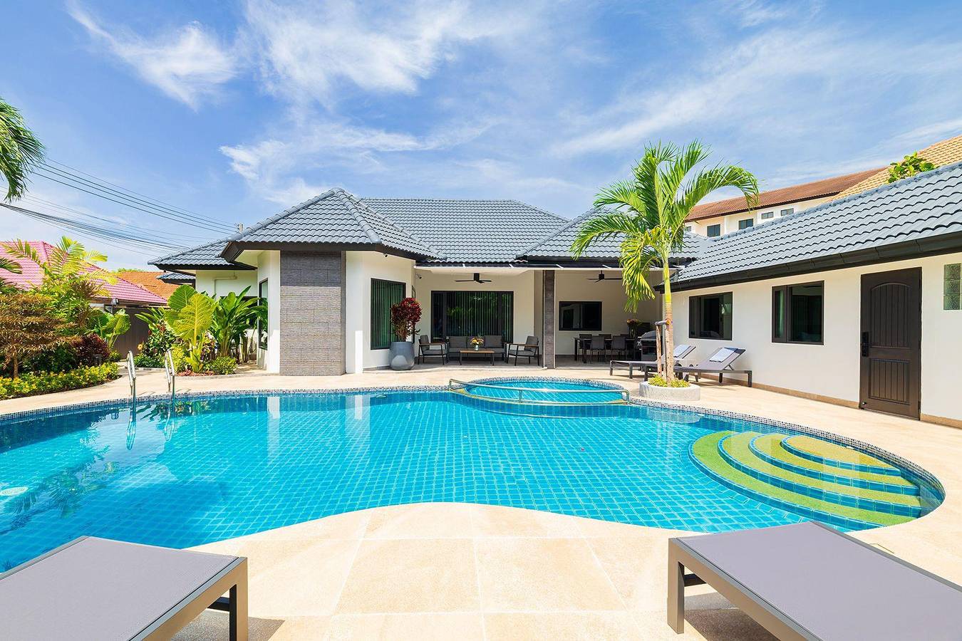 Villa Pattaya Hill minutes from beach and city in Pattaya, Chon Buri Province