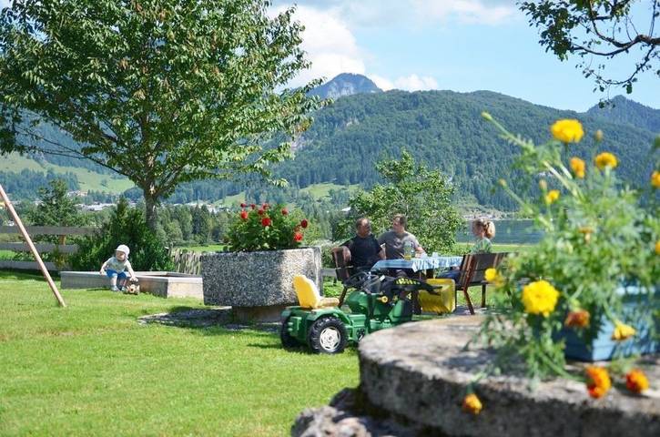 Gîte pour 4 personnes, avec vue ainsi que jardin et vue sur le lac, adapté aux familles à Walchsee - 3