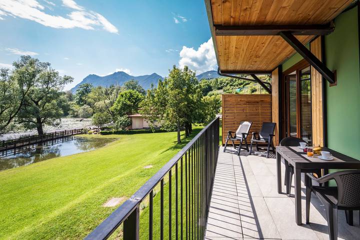 Ferienwohnung für 4 Personen, mit Balkon und Garten sowie Sauna und Seeblick am Luganersee