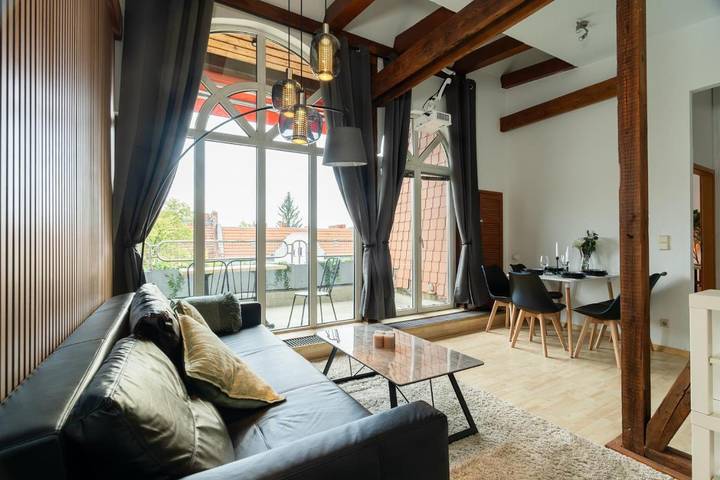 Ferienwohnung für 8 Personen, mit Balkon und Terrasse sowie Ausblick in Tempelhof Berlin