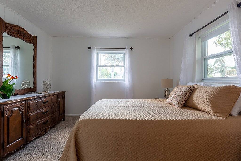 Sarasota's Gem | Private Pool, Hot Tub, Putting Green! in Sarasota, Sarasota County