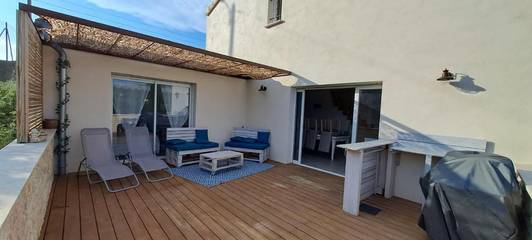 Gîte pour 6 personnes, avec vue et terrasse à Roquebrun
