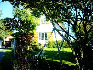 Location de vacances pour 6 personnes, avec jardin et vue, animaux acceptés à Verrières-en-Forez