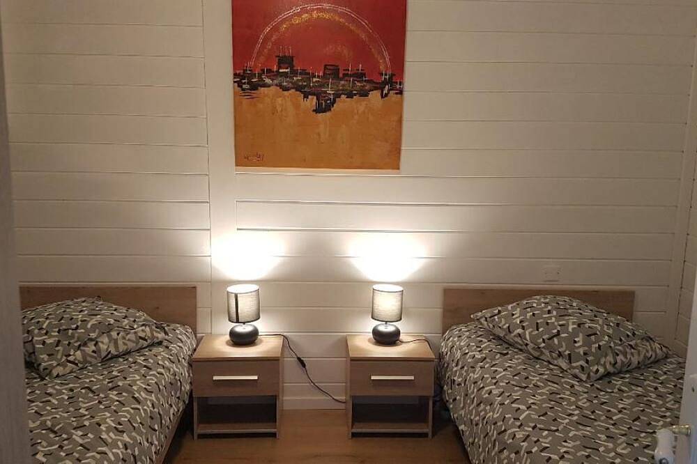 Apartamento entero, Large family apartment with garden, in the heart of town. Pets welcome. in Casteljaloux, Nérac region