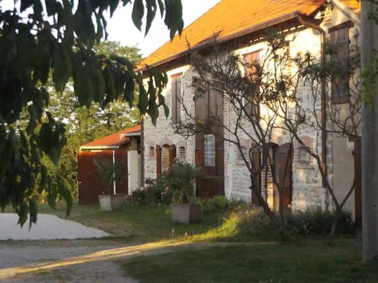 Alte Käserei: Ferienhaus mit Kanalzugang, Garten und Terrasse in Gannay-sur-Loire, Allier